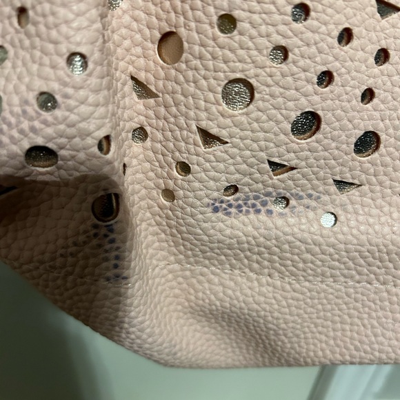 Bath & Body Works Blush Pink and Gold Large Tote. Zipper. Damage. See pictures. - Picture 7 of 9